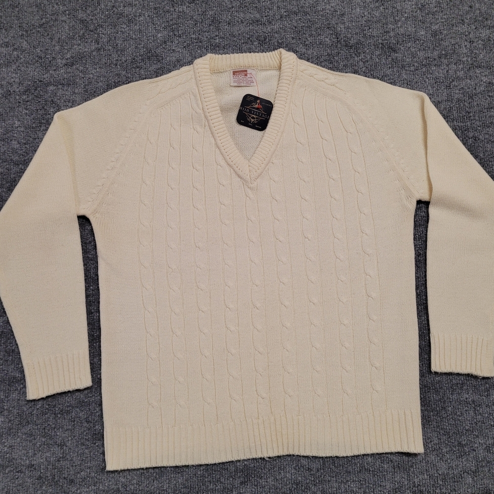 Men's Vintage Montgomery Ward  Cream/yellow V Neck Size 38 Sweater